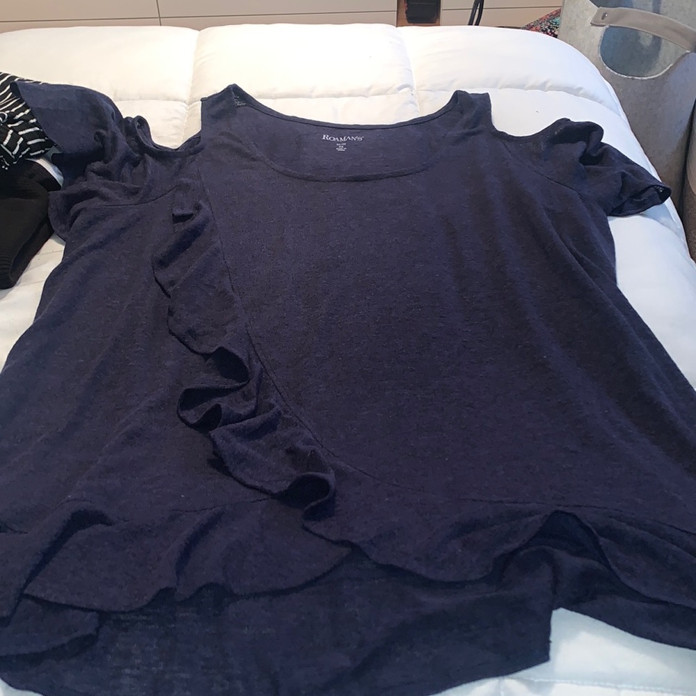 Romans Cold Shoulder Top
